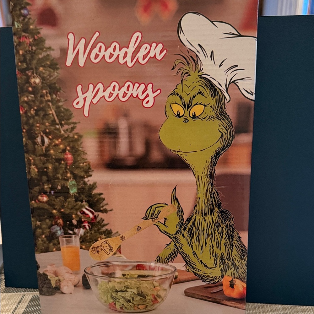 Grinch-themed bamboo spoons and kitchen apron  (7 pcs) - Picture 3 of 7